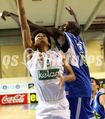 Basketball Bundesliga. Woerthersee Piraten gegen UBSC Graz.  Samuel Bachlechner,  (Piraten), Louis Graham (Graz). Klagenfurt, 30.10.2010.
Foto:  Kuess

---
pressefotos, pressefotografie, kuess, qs, qspictures, sport, bild, bilder, bilddatenbank