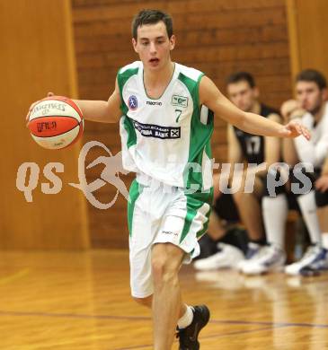 Basketball 2. Bundesliga. KOS Klagenfurt gegen BBU Salzburg. Rok Papic (KOS). Klagenfurt, am 31.10.2010.
Foto: Kuess
---
pressefotos, pressefotografie, kuess, qs, qspictures, sport, bild, bilder, bilddatenbank