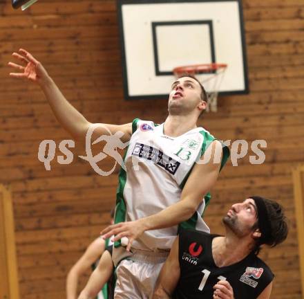 Basketball 2. Bundesliga. KOS Klagenfurt gegen BBU Salzburg. Ziga Fermentin (KOS), Thomas Hoelzl (Salzburg). Klagenfurt, am 31.10.2010.
Foto: Kuess
---
pressefotos, pressefotografie, kuess, qs, qspictures, sport, bild, bilder, bilddatenbank