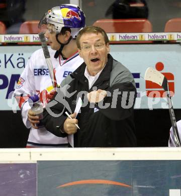 EBEL. Eishockey Bundesliga. KAC gegen Red Bull Salzburg.  Trainer Pierre Page (Salzburg). Klagenfurt, 31.10.2010.
Foto: Kuess 

---
pressefotos, pressefotografie, kuess, qs, qspictures, sport, bild, bilder, bilddatenbank