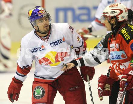 EBEL. Eishockey Bundesliga. KAC gegen EC Red Bull Salzburg. Dieter Kalt (KAC), Brent Aubin (Salzburg). Klagenfurt, am 31.10.2010.
Foto: Kuess
---
pressefotos, pressefotografie, kuess, qs, qspictures, sport, bild, bilder, bilddatenbank