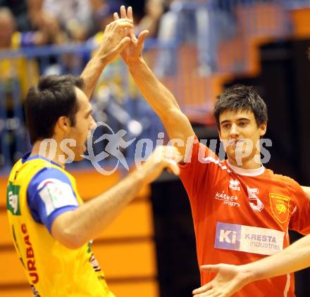 Volleyball. Aich/Dob gegen ACH Bled. Jubel Jure Ivartnik (Aich). Prevalje, 9.10.2010.
Foto: Kuess
---
pressefotos, pressefotografie, kuess, qs, qspictures, sport, bild, bilder, bilddatenbank