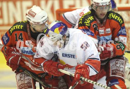 EBEL. Eishockey Bundesliga. KAC gegen EC Red Bull Salzburg. Johannes Reichel, Martin Schumnig (KAC), Alexander Feichtner (Salzburg). Klagenfurt, am 31.10.2010.
Foto: Kuess
---
pressefotos, pressefotografie, kuess, qs, qspictures, sport, bild, bilder, bilddatenbank