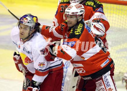 EBEL. Eishockey Bundesliga. KAC gegen EC Red Bull Salzburg. Kirk Furey (KAC), Manuel Latusa (Salzburg). Klagenfurt, am 31.10.2010.
Foto: Kuess
---
pressefotos, pressefotografie, kuess, qs, qspictures, sport, bild, bilder, bilddatenbank