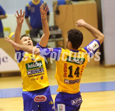 Volleyball. Aich/Dob gegen ACH Bled. Robert Koch, Peter Divis (Aich). Prevalje, 9.10.2010.
Foto: Kuess
---
pressefotos, pressefotografie, kuess, qs, qspictures, sport, bild, bilder, bilddatenbank