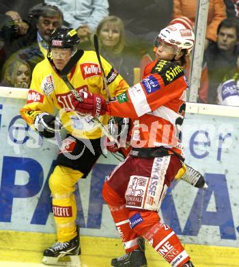 EBEL. Eishockey Bundesliga. KAC gegen EV Vienna Capitals. Thomas Hundertpfund,  (KAC), Jeremy Rebek (Vienna). Klagenfurt, 5.11.2010.
Foto: Kuess 

---
pressefotos, pressefotografie, kuess, qs, qspictures, sport, bild, bilder, bilddatenbank