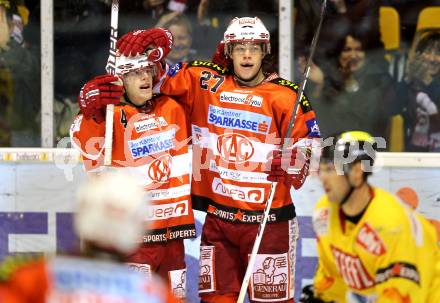 EBEL. Eishockey Bundesliga. KAC gegen EV Vienna Capitals. Torjubel Markus Pirmann, Thomas Hundertpfund (KAC). Klagenfurt, 5.11.2010.
Foto: Kuess 

---
pressefotos, pressefotografie, kuess, qs, qspictures, sport, bild, bilder, bilddatenbank