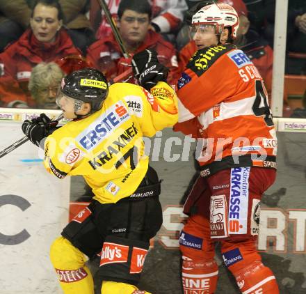 EBEL. Eishockey Bundesliga. KAC gegen EV Vienna Capitals. David Schuller,  (KAC), Kevin Kraxner (Vienna). Klagenfurt, 5.11.2010.
Foto: Kuess 

---
pressefotos, pressefotografie, kuess, qs, qspictures, sport, bild, bilder, bilddatenbank