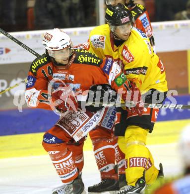 EBEL. Eishockey Bundesliga. KAC gegen EV Vienna Capitals. Johannes Reichel, (KAC), David Rodman (Vienna). Klagenfurt, 5.11.2010.
Foto: Kuess 

---
pressefotos, pressefotografie, kuess, qs, qspictures, sport, bild, bilder, bilddatenbank