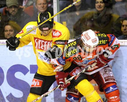 EBEL. Eishockey Bundesliga. KAC gegen EV Vienna Capitals. Martin Schumnig,  (KAC), David Rodman (Vienna). Klagenfurt, 5.11.2010.
Foto: Kuess 

---
pressefotos, pressefotografie, kuess, qs, qspictures, sport, bild, bilder, bilddatenbank