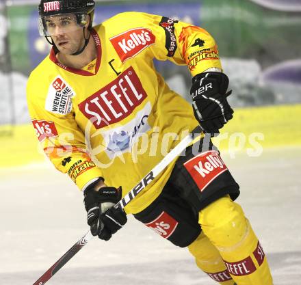 EBEL. Eishockey Bundesliga. KAC gegen EV Vienna Capitals.  Philippe Lakos (Caps). Klagenfurt, 5.11.2010.
Foto: Kuess 

---
pressefotos, pressefotografie, kuess, qs, qspictures, sport, bild, bilder, bilddatenbank