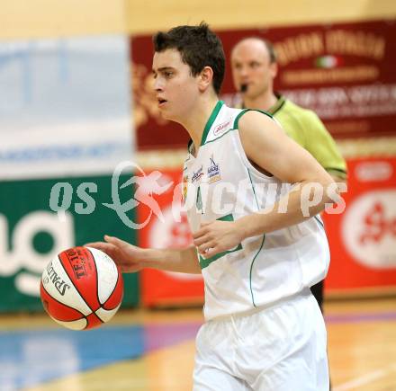 Basketball Bundesliga. Woerthersee Piraten gegen Xion Dukes Klosterneuburg.  Martin Breithuber (Piraten). Klagenfurt, 6.11.2010.
Foto:  Kuess

---
pressefotos, pressefotografie, kuess, qs, qspictures, sport, bild, bilder, bilddatenbank