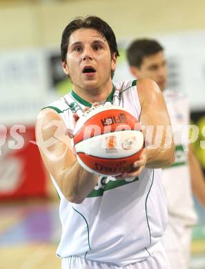 Basketball Bundesliga. Woerthersee Piraten gegen UBSC Graz. Andreas Kuttnig (Piraten). Klagenfurt, 30.10.2010.
Foto:  Kuess

---
pressefotos, pressefotografie, kuess, qs, qspictures, sport, bild, bilder, bilddatenbank