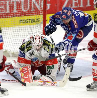 EBEL. Eishockey Bundesliga.  VSV gegen KAC. Derek Damon,  (VSV), Rene Swette (KAC). Villach, am 7.11.2010.
Foto: Kuess 


---
pressefotos, pressefotografie, kuess, qs, qspictures, sport, bild, bilder, bilddatenbank