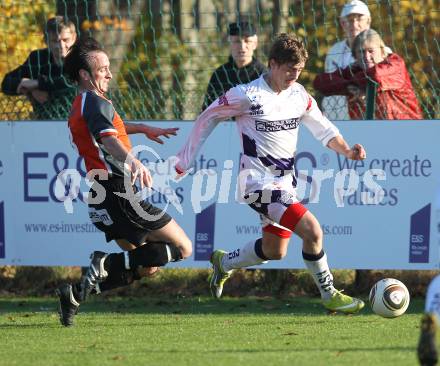 Fussball Regionalliga. SAK gegen ASK Stadtwerke Sparkasse Voitsberg. Grega Triplat (SAK), Gernot Sauer (Voitsberg). Klagenfurt, am 13.11.2010.
Foto: Kuess
---
pressefotos, pressefotografie, kuess, qs, qspictures, sport, bild, bilder, bilddatenbank