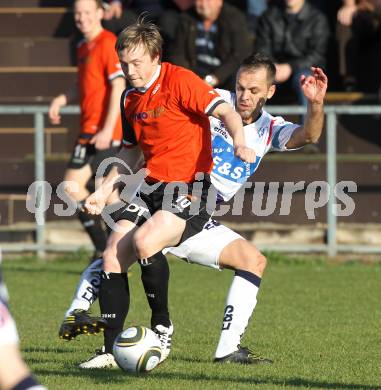 Fussball Regionalliga. SAK gegen ASK Stadtwerke Sparkasse Voitsberg. Goran Jolic (SAK), Markus Pehsl (Voitsberg). Klagenfurt, am 13.11.2010.
Foto: Kuess
---
pressefotos, pressefotografie, kuess, qs, qspictures, sport, bild, bilder, bilddatenbank