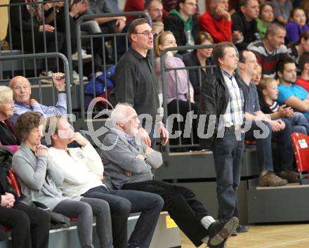 Basketball Bundesliga. Woerthersee Piraten gegen UBSC Graz. Fans, Guenther Offner  (Piraten). Klagenfurt, 30.10.2010.
Foto:  Kuess

---
pressefotos, pressefotografie, kuess, qs, qspictures, sport, bild, bilder, bilddatenbank