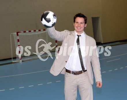 Praesentation Mehrzweckhalle im Sportpark Klagenfurt.  Michael Pontasch. Klagenfurt, am 15.11.2010.
Foto: Kuess
---
pressefotos, pressefotografie, kuess, qs, qspictures, sport, bild, bilder, bilddatenbank