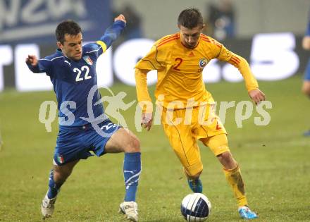 Fussball. Laenderspiel. Testspiel. Italien gegen Rumaenien. Giuseppe Rossi, (Italien), Cornel Emilian Rapa (Rumaenien). Klagenfurt, 17.11.2010. 
Foto: Kuess

---
pressefotos, pressefotografie, kuess, qs, qspictures, sport, bild, bilder, bilddatenbank