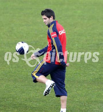 Fussball. Laenderspiel. Testspiel. Rumaenien gegen Italien. Training der Rumaenen im Stadion Klagenfurt. Cristian Eugen Chivu. Klagenfurt, 16.11.2010.
Foto: Kuess
---
pressefotos, pressefotografie, kuess, qs, qspictures, sport, bild, bilder, bilddatenbank