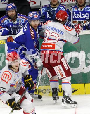 EBEL. Eishockey Bundesliga. EC Pasut VSV gegen HK Acroni Jesenice.  LANGFELD Joshua (VSV), WERNER Eric (Jesenice). Villach, am 19.11.2010.
Foto: Kuess 


---
pressefotos, pressefotografie, kuess, qs, qspictures, sport, bild, bilder, bilddatenbank