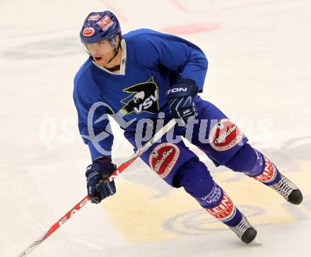 Eishockey. VSV. Josh Langfeld. Villach, 18.11.2010.
Foto: Kuess
---
pressefotos, pressefotografie, kuess, qs, qspictures, sport, bild, bilder, bilddatenbank