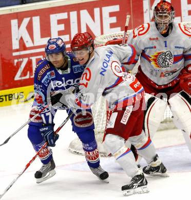 EBEL. Eishockey Bundesliga. EC Pasut VSV gegen HK Acroni Jesenice.  LANGFELD Joshua (VSV), NOLAN Douglas (Jesenice). Villach, am 19.11.2010.
Foto: Kuess 


---
pressefotos, pressefotografie, kuess, qs, qspictures, sport, bild, bilder, bilddatenbank