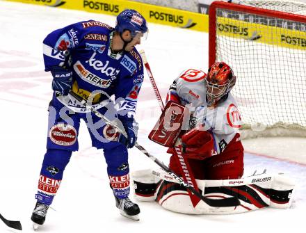 EBEL. Eishockey Bundesliga. EC Pasut VSV gegen HK Acroni Jesenice.  RAZINGAR Tomaz (VSV), SUOMALAINEN Jaakko (Jesenice). Villach, am 19.11.2010.
Foto: Kuess 


---
pressefotos, pressefotografie, kuess, qs, qspictures, sport, bild, bilder, bilddatenbank