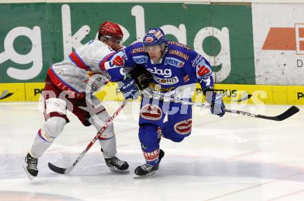 EBEL. Eishockey Bundesliga. EC Pasut VSV gegen HK Acroni Jesenice.  RAZINGAR Tomaz (VSV), NOLAN Douglas (Jesenice). Villach, am 19.11.2010.
Foto: Kuess 


---
pressefotos, pressefotografie, kuess, qs, qspictures, sport, bild, bilder, bilddatenbank