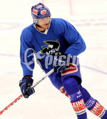 Eishockey. VSV. Josh Langfeld. Villach, 18.11.2010.
Foto: Kuess
---
pressefotos, pressefotografie, kuess, qs, qspictures, sport, bild, bilder, bilddatenbank