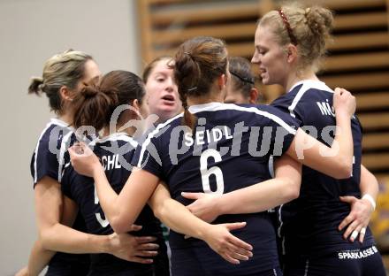 Volleyball MEL. ATSC Wildcats Klagenfurt gegen Slavia UK Bratislava. Jubel. Klagenfurt, 20.11.2010.
Foto: Kuess
---
pressefotos, pressefotografie, kuess, qs, qspictures, sport, bild, bilder, bilddatenbank