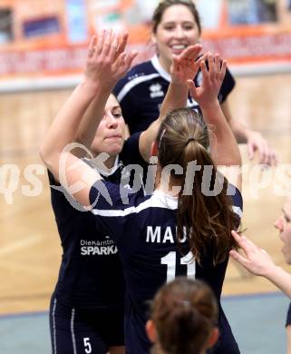 Volleyball MEL. ATSC Wildcats Klagenfurt gegen Slavia UK Bratislava. Jubel Wildcats. Klagenfurt, 20.11.2010.
Foto: Kuess
---
pressefotos, pressefotografie, kuess, qs, qspictures, sport, bild, bilder, bilddatenbank