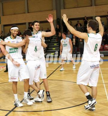 Basketball Bundesliga. Woerthersee Piraten gegen BC Vienna.  Jubel PIraten. Klagenfurt, 21.11.2010.
Foto:  Kuess

---
pressefotos, pressefotografie, kuess, qs, qspictures, sport, bild, bilder, bilddatenbank