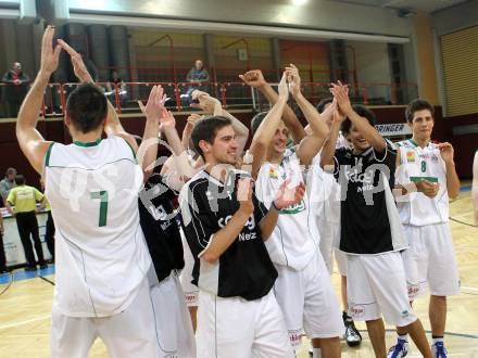 Basketball Bundesliga. Woerthersee Piraten gegen BC Vienna.  Jubel PIraten. Klagenfurt, 21.11.2010.
Foto:  Kuess

---
pressefotos, pressefotografie, kuess, qs, qspictures, sport, bild, bilder, bilddatenbank