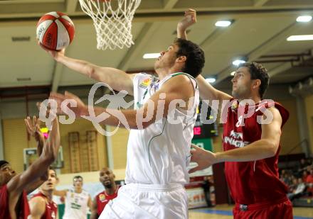 Basketball Bundesliga. Woerthersee Piraten gegen BC Vienna.  Erik Rhinehart, (Piraten),  Norman Hicks  (Vienna). Klagenfurt, 21.11.2010.
Foto:  Kuess

---
pressefotos, pressefotografie, kuess, qs, qspictures, sport, bild, bilder, bilddatenbank