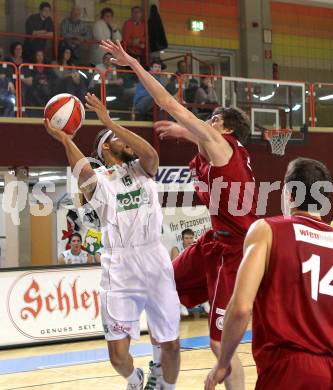 Basketball Bundesliga. Woerthersee Piraten gegen BC Vienna.  Thomas Kennedy, (Piraten), Nemanja Milijkovic  (Vienna). Klagenfurt, 21.11.2010.
Foto:  Kuess

---
pressefotos, pressefotografie, kuess, qs, qspictures, sport, bild, bilder, bilddatenbank