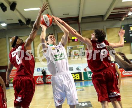 Basketball Bundesliga. Woerthersee Piraten gegen BC Vienna.  Martin Breithuber, (Piraten), Marcus Carr, Nemanja Milijkovic  (Vienna). Klagenfurt, 21.11.2010.
Foto:  Kuess

---
pressefotos, pressefotografie, kuess, qs, qspictures, sport, bild, bilder, bilddatenbank