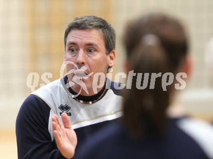 Volleyball MEL. ATSC Wildcats Klagenfurt gegen Slavia UK Bratislava. Trainer Helmut Voggenberger (Wildcats). Klagenfurt, 20.11.2010.
Foto: Kuess
---
pressefotos, pressefotografie, kuess, qs, qspictures, sport, bild, bilder, bilddatenbank