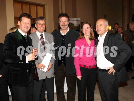 Fussball. Regionalliga. 40-Jahr Feier SAK. Christian Scheider, Peter Kaiser, Franz Josef Smrtnik, Valentin Inzko. Klagenfurt, am 20.11.2010.
Foto: Kuess
---
pressefotos, pressefotografie, kuess, qs, qspictures, sport, bild, bilder, bilddatenbank