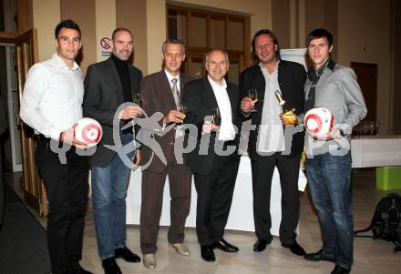 Fussball. Regionalliga. 40-Jahr Feier SAK. Ivo Mueller, Milan Oraze, Marko Wieser, Valentin Inzko, Mario Pichorner, Darjan Aleksic. Klagenfurt, am 20.11.2010.
Foto: Kuess
---
pressefotos, pressefotografie, kuess, qs, qspictures, sport, bild, bilder, bilddatenbank