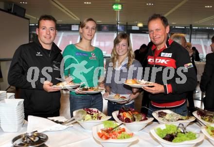 Kaernten Sport. Package Uebergabe. Sportlermeeting. Guido Hilgarter (Naturbahnrodeln), Sandra Kleinberger (Fechten), Petra Steinbauer (Judo), Wolfgang Dabernig (Behindertensport).. Klagenfurt, 22.11.2010.
Foto: Kuess
---
pressefotos, pressefotografie, kuess, qs, qspictures, sport, bild, bilder, bilddatenbank