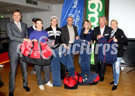 Kaernten Sport. Package Uebergabe. Harald Kogler (Kelag), Max Widnig, Felix Widnig (Snowboard),  Raimund Berger, Stephanie Wiedner (Radsport), Reinhard Tellian, Jasmin Ouschan (Billard). Klagenfurt, 22.11.2010.
Foto: Kuess
---
pressefotos, pressefotografie, kuess, qs, qspictures, sport, bild, bilder, bilddatenbank