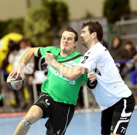 Handball Bundesliga. HC Kaernten gegen SC Ferlach. Patrick Jochum,  (HCK), Wolfgang Fuerstler (Ferlach). Klagenfurt, 27.11.2010.
Foto: Kuess
---
pressefotos, pressefotografie, kuess, qs, qspictures, sport, bild, bilder, bilddatenbank