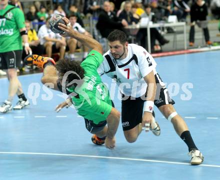 Handball Bundesliga. HC Kaernten gegen SC Ferlach. Branko Bedekovic, (HCK), Christian Koschu  (Ferlach). Klagenfurt, 27.11.2010.
Foto: Kuess
---
pressefotos, pressefotografie, kuess, qs, qspictures, sport, bild, bilder, bilddatenbank