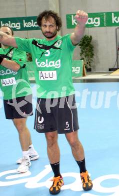 Handball Bundesliga. HC Kaernten gegen SC Ferlach. Jubel Branko Bedekovic (HCK). Klagenfurt, 27.11.2010.
Foto: Kuess
---
pressefotos, pressefotografie, kuess, qs, qspictures, sport, bild, bilder, bilddatenbank