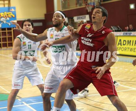 Basketball Bundesliga. Woerthersee Piraten gegen BC Vienna.  Thomas Kennedy (Piraten), Stjepan Stazic (Vienna). 
Klagenfurt, 21.11.2010.
Foto:  Kuess

---
pressefotos, pressefotografie, kuess, qs, qspictures, sport, bild, bilder, bilddatenbank