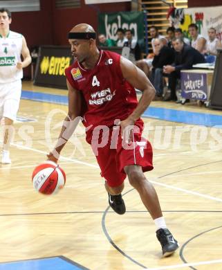 Basketball Bundesliga. Woerthersee Piraten gegen BC Vienna. Marcus Carr (Piraten). 
Klagenfurt, 21.11.2010.
Foto:  Kuess

---
pressefotos, pressefotografie, kuess, qs, qspictures, sport, bild, bilder, bilddatenbank