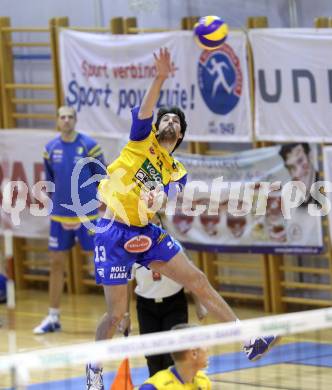 Volleyball. Challenge Cup. Aich/Dob gegen Mladost Marina Kastela. Gerald Reiser (Aich/Dob). Prevalje, 25.11.2010.
Foto: Kuess
---
pressefotos, pressefotografie, kuess, qs, qspictures, sport, bild, bilder, bilddatenbank