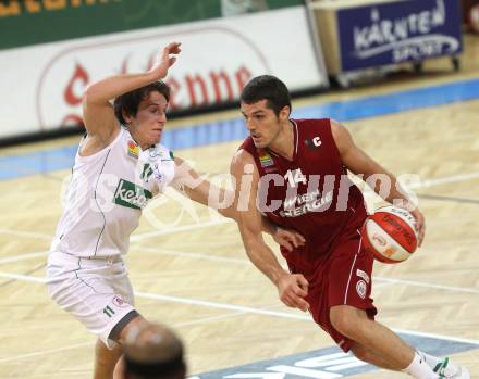 Basketball Bundesliga. Woerthersee Piraten gegen BC Vienna. Andreas Kuttnig (Piraten), Stjepan Stazic (Vienna). 
Klagenfurt, 21.11.2010.
Foto:  Kuess

---
pressefotos, pressefotografie, kuess, qs, qspictures, sport, bild, bilder, bilddatenbank