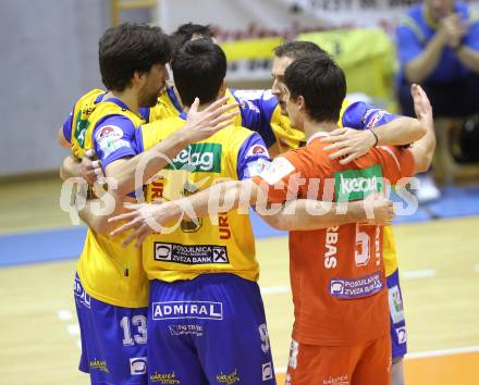 Volleyball. Challenge Cup. Aich/Dob gegen Mladost Marina Kastela. Jubel (Aich/Dob). Prevalje, 25.11.2010.
Foto: Kuess
---
pressefotos, pressefotografie, kuess, qs, qspictures, sport, bild, bilder, bilddatenbank